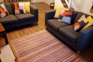 Welsh holiday home sleeps 5 close to beaches & mountains - 7