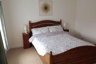 Welsh holiday home sleeps 5 close to beaches & mountains - 2