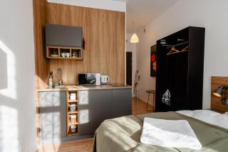 Elegant Very Berry Studios in Poznań Center by Noclegi Renters - Poznan - 5