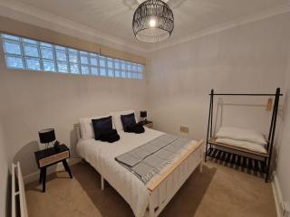 Lovely Seafront Apartment with Garden - Swansea - 7