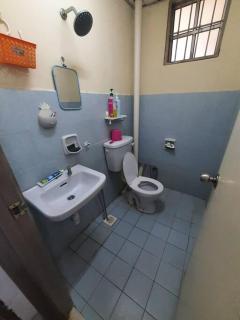 3-bedroom apartment with guarded parking inside - Seri Kembangan - 5