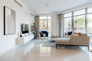 HiGuests - Elegant Apt With Terrace Minutes from Burj Khalifa - Dubai - 0