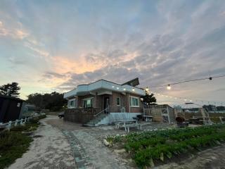 Gangneung Mediterranean Pension - Gangneung - 5
