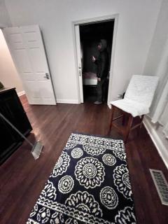 Simplified Living Space - Chicago - 7