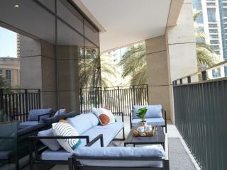 HiGuests - Elegant Apt With Terrace Minutes from Burj Khalifa - Dubai - 8