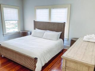The Gator Manor – 6 Bedrooms Walk to UF / Stadium - Gainesville - 2