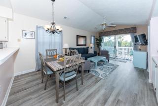 3rd Floor Waterfront Condo Sleeps 6 - 2 bed 2 bath Waterway Village 16G Awesome Views - Myrtle Beach - 9