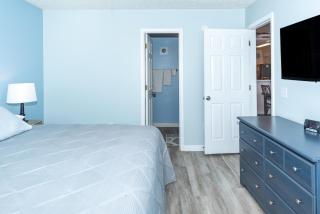 3rd Floor Waterfront Condo Sleeps 6 - 2 bed 2 bath Waterway Village 16G Awesome Views - 1