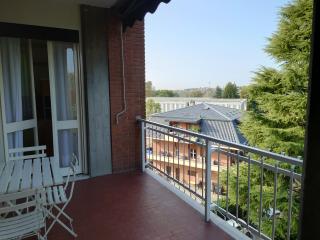 Luminoso Appartamento con Balcone - 3