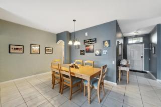 Vacation Resort Home Right Outside of Disney World Parks with Private Pool home - Kissimmee - 3