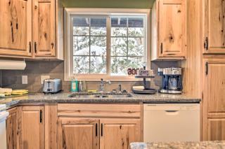 Cozy Condo on Fall River - 1 Mile to RMNP Gate! - Estes Park - 2