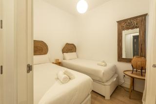 Modern with balcony- 2Bd 2Bth- San Vicente - Siviglia - 1