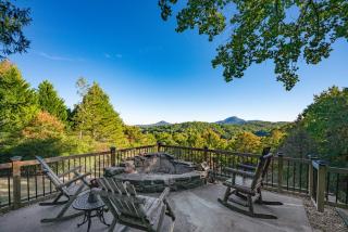 Mountain View Lodge Helen! Luxury Retreat in Downtown Helen! - Helen - 0