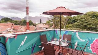 Local Gem wtih terrace, Near Provenza - 4