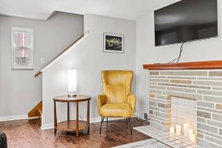 Open Floor Spacious Home, 15min from Downtown, Private Garage, Kids Friendly - Pittsburgh - 7