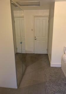 Balham, South London Spacious Guest House 3 - 1