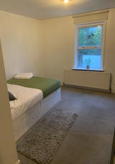 Balham, South London Spacious Guest House 3 - 8