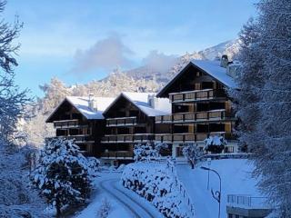 Les Mayens de l'Ours - At the foot of Piste de l'Ours' slope! - 0