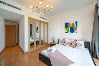Lovely Marina 1BR w/ Marina Views and walk to beach - Dubai - 3