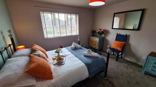 The Kingfisher, by Spires Accommodation a great location for visiting the NEC and Drayton Manor - Kingsbury - 4