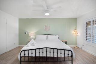 Large Pool With Diving Board, Remodeled 3bdrm, Near State Farm STDM and More! - Peoria - 8