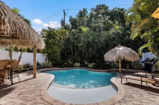 Tiki Cottage - 303 - 64th Street Unit B - 1