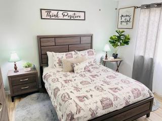 Cozy Urban getaway - 3