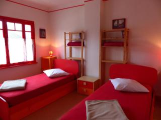 Maison de bourg cosy avec jardin clos, proche Le Pal, tout confort pour 10 pers., draps inclus - FR-1-489-109 - Dompierre-sur-Besbre - 7