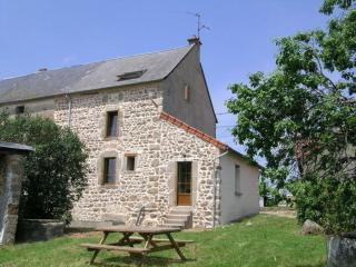 Maison en pierre avec jardin, jeux enfants et animaux acceptés - FR-1-489-137 - Nizerolles - 0