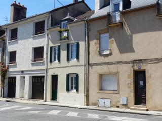 Maison cosy à Moulins : proche centre, cour fleurie, vélos, WiFi et draps fournis - FR-1-489-162 - Moulins - 0