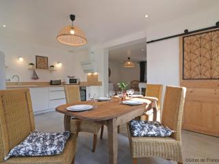 Maison de charme au cœur du bourg avec jardin et toutes commodités incluses à Sap-en-Auge - FR-1-497-146 - 1