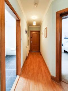 Parkgate Apartment - Near M90, Amazon, Edinburgh - 7