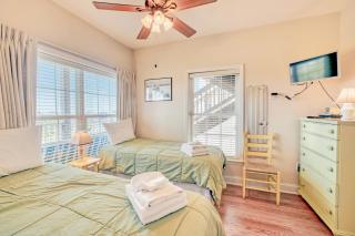 Nelton's Nest 815 #201DS-H - Hatteras - 2
