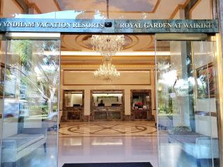Vacation Rental Studios at Royal Garden Waikiki - Honolulu - 3