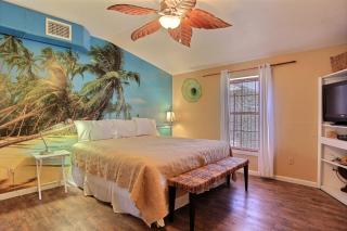 4 Palms - 2