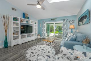 Dog Friendly Home wPrivate Fenced Yard, Garage & Fire Pit STEPS to the Beach! - New Smyrna Beach - 0