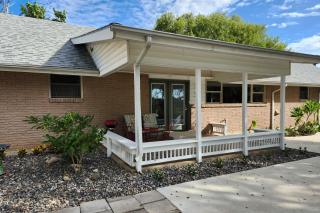 Riverfront Family Home Yard, Orchard, Dock! - Los Fresnos - 0