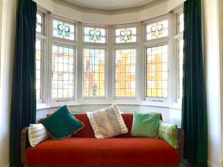 3 Bedroom Spacious Seaside Apartment with Estuary Views - Southend-on-Sea - 5