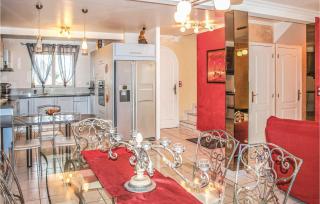 Stunning Home In Pommeret With Sauna - 8