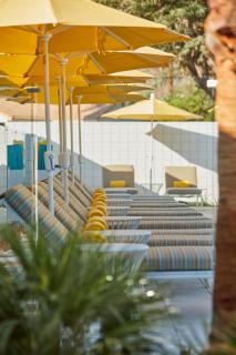 Twin Palms Resort - A Gay Men's Resort - 2