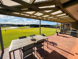 Perfect weekend getaway plus golf at your doorstep - Salamander Bay - 9