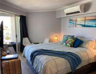 Alex Heads Beachfront Resort King Bed Studio Room - Alexandra Headland - 9