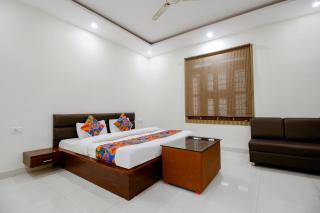 FabHotel Yuvan - 9