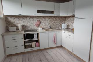 Veronika's House je prijeten, miren apartma v naravi, blizu mesta - 1