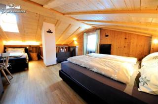 Mountain Chalet Scoiattolo by Livigno Accomodation - Livigno - 3