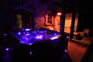 Chalet Falcon - Luxury Swiss Retreat with Hot-Tub - Bagnes - 2