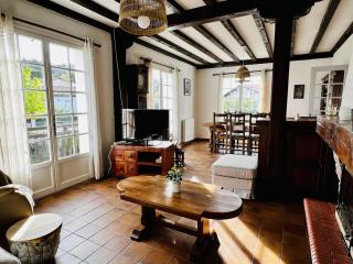 Maison T4 à Cambo-les-Bains: 5 couchages, jardin arboré, balcon, cheminée, animaux acceptés, Wi-Fi fibre - FR-1-495-114 - Cambo-les-Bains - 1