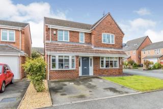 SPACIOUS DETACHED 5 Bedroom4 Bathroom WIFI Parking - Newcastle under Lyme - 0