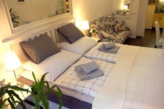 Balcony King Suite 12 min from Charles Bridge - Prague - 6