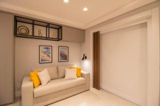 Unique Studio - GRU 1803 - 1